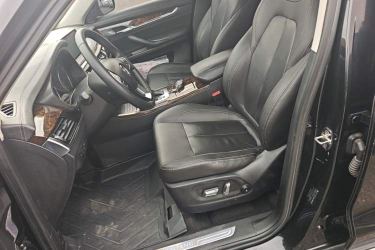 Used Hanteng X7 2016 2.0T DCT Luxury Edition Left Front Seat