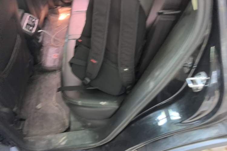 Used Hanteng X7 2016 1.5T Manual Luxury Edition Left Rear Seat