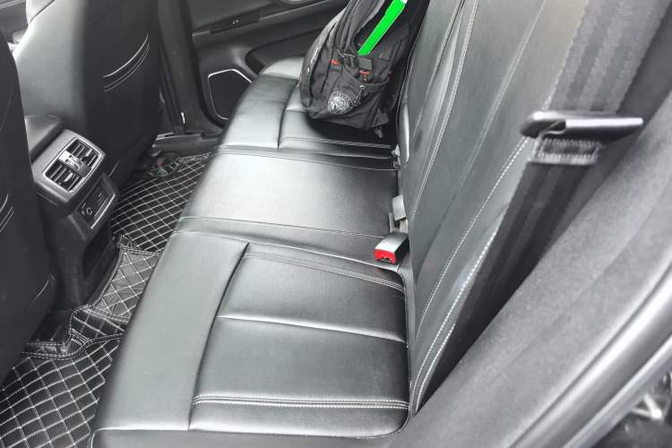 Used Hanteng X7 2016 1.5T Manual Luxury Edition Left Rear Seat