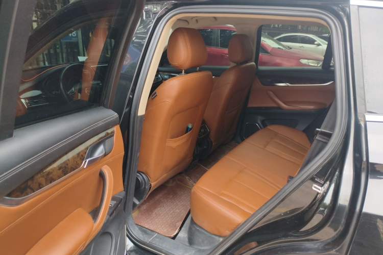 Used Hanteng X7 2016 2.0T DCT Luxury Version Left Rear Seat