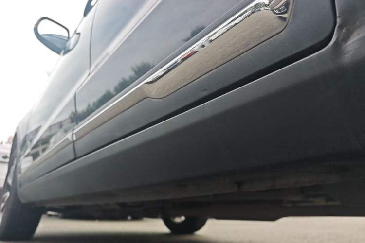 Used Hanteng X7 2016 2.0T DCT Luxury Edition Left Side Sill