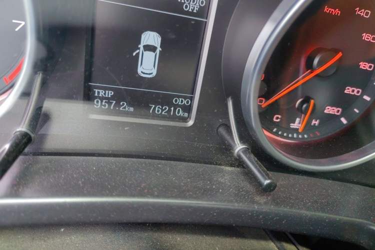 Used Hanteng X7 2016 1.5T Manual Luxury Edition Odometer Close Up