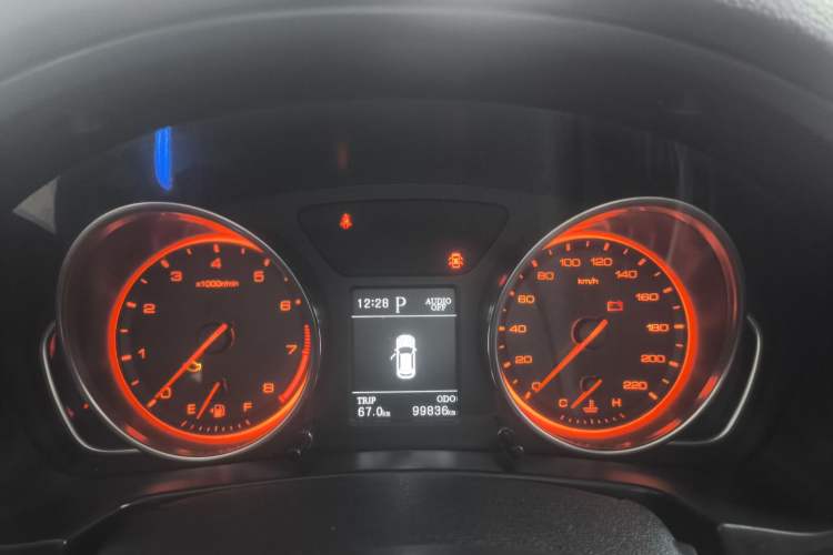 Used Hanteng X7 2016 2.0T DCT Luxury Edition Odometer Close Up