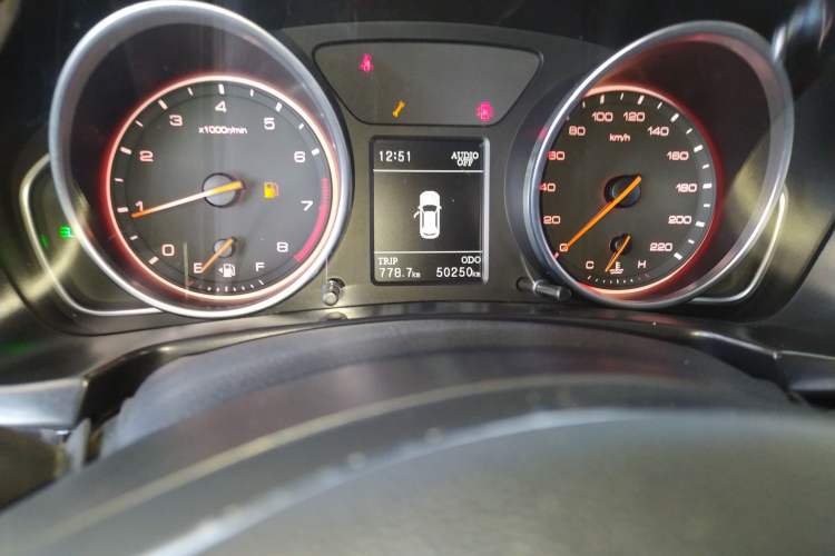 Used Hanteng X7 2016 1.5T Manual Luxury Edition Odometer Close Up