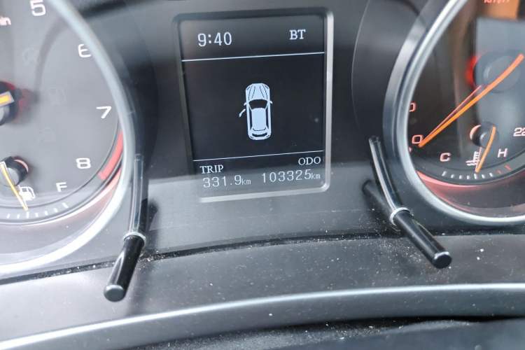 Used Hanteng X7 2016 1.5T Manual Luxury Version Odometer Close Up