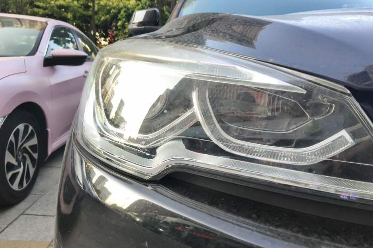 Used Hanteng X7 2016 2.0T DCT Luxury Edition Right Front Headlight
