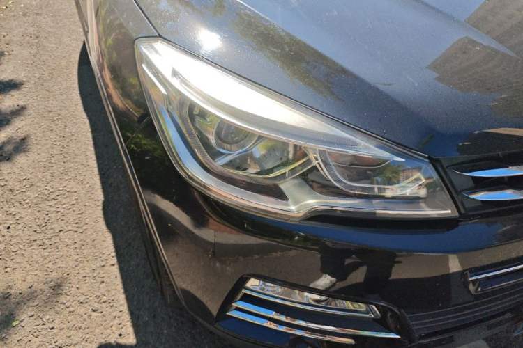 Used Hanteng X7 2016 1.5T Manual Luxury Edition Right Front Headlight
