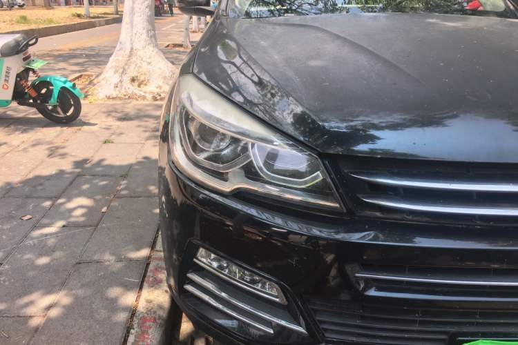 Used Hanteng X7 2016 1.5T Manual Luxury Edition Right Front Headlight