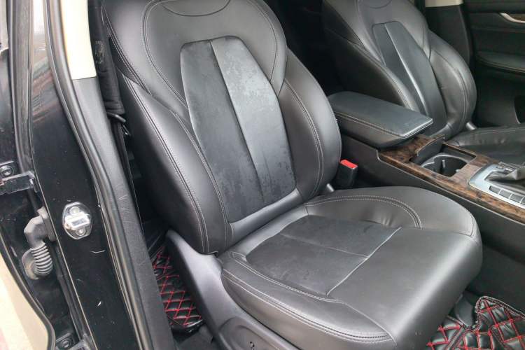 Used Hanteng X7 2016 2.0T DCT Luxury Edition Right Front Seat