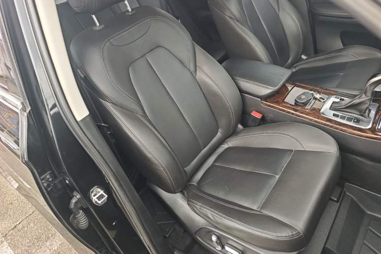 Used Hanteng X7 2016 2.0T DCT Luxury Edition Right Front Seat