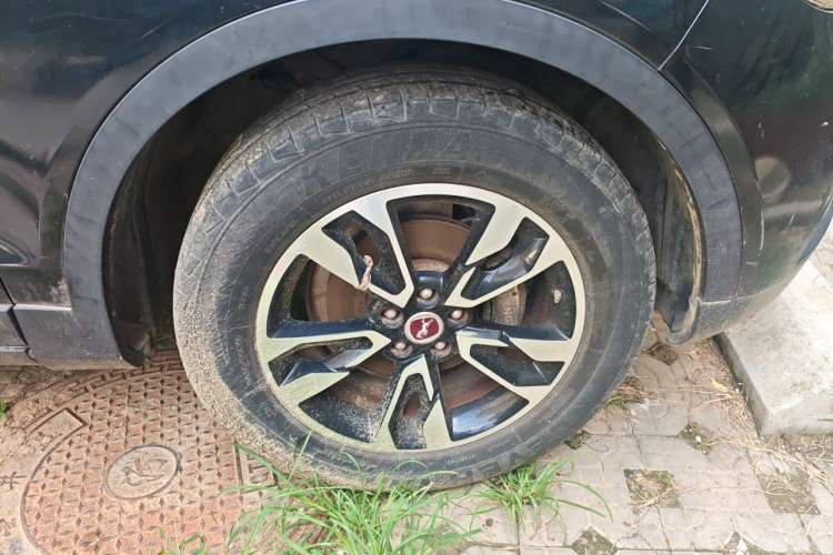 Used Hanteng X7 2016 2.0T DCT Luxury Edition Right Front Wheel Hub