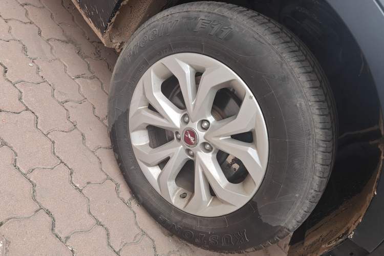 Used Hanteng X7 2016 1.5T Manual Luxury Edition Right Front Wheel Hub