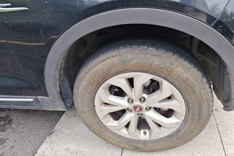 Used Hanteng X7 2016 1.5T Manual Luxury Version Right Front Wheel Hub