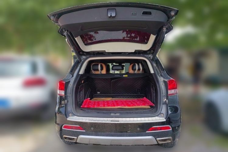 Used Hanteng X7 2016 1.5T Manual Luxury Edition Trunk