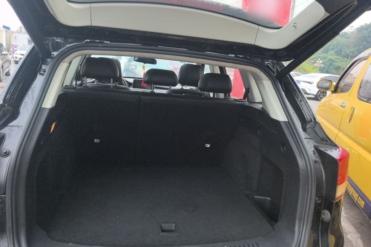 Used Hanteng X7 2016 1.5T Manual Luxury Edition Trunk