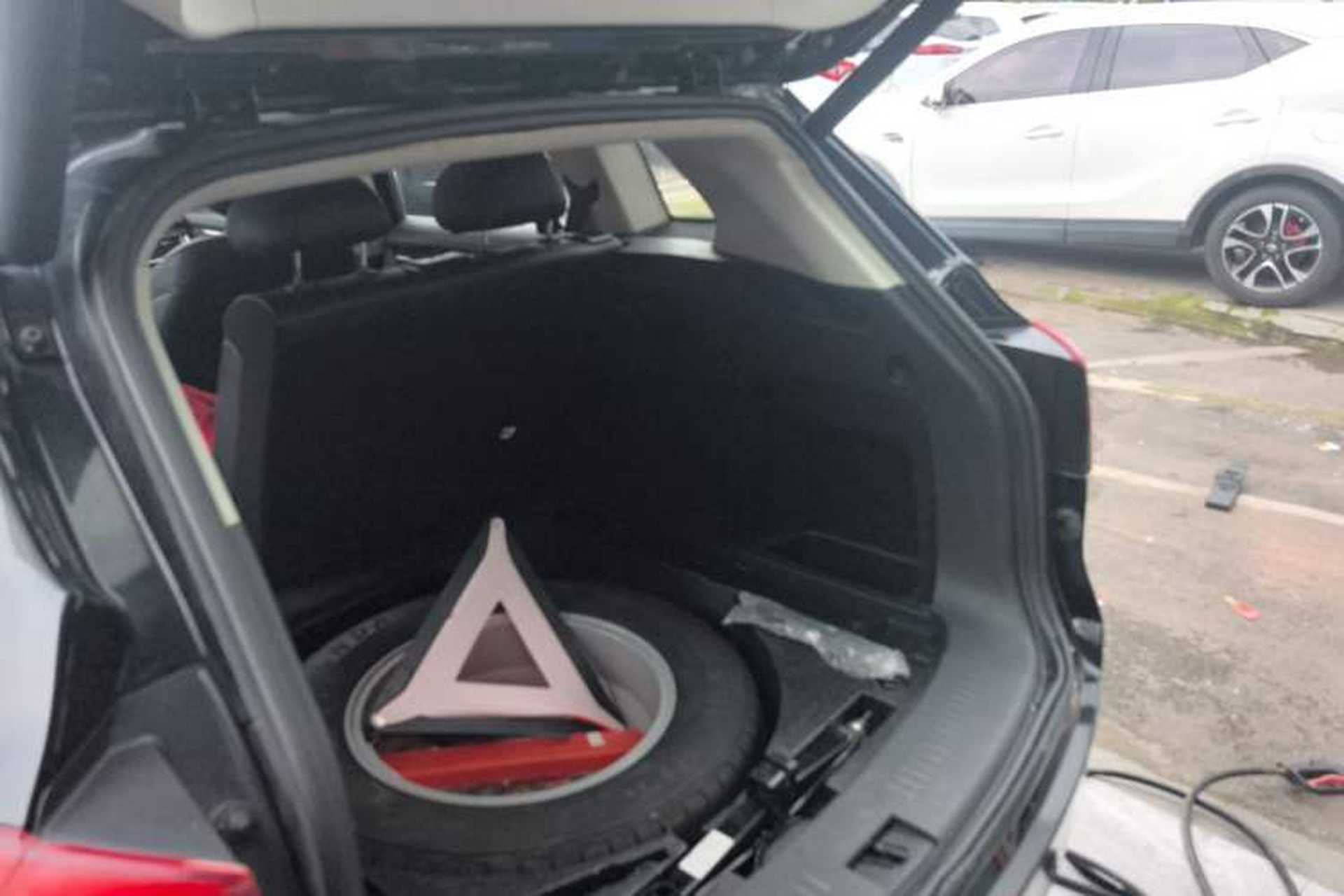 Used Hanteng X7 2016 1.5T Manual Luxury Edition Trunk