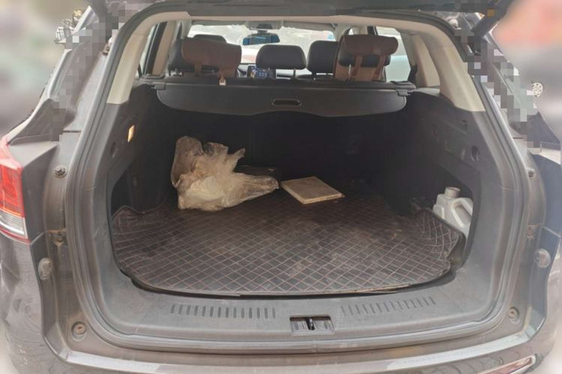 Used Hanteng X7 2016 1.5T Manual Luxury Edition Trunk