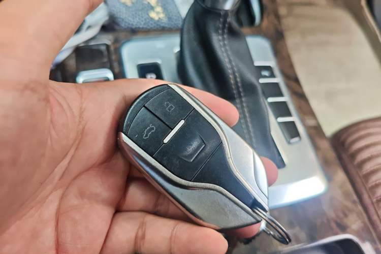 Used Hanteng X7 2016 2.0T DCT Luxury Edition Vehicle Key