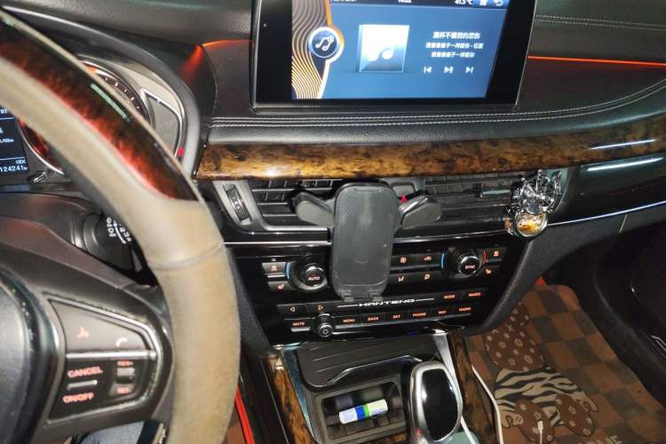 Used Hanteng X7 2016 2.0T DCT Luxury Edition Audio And AC Panel