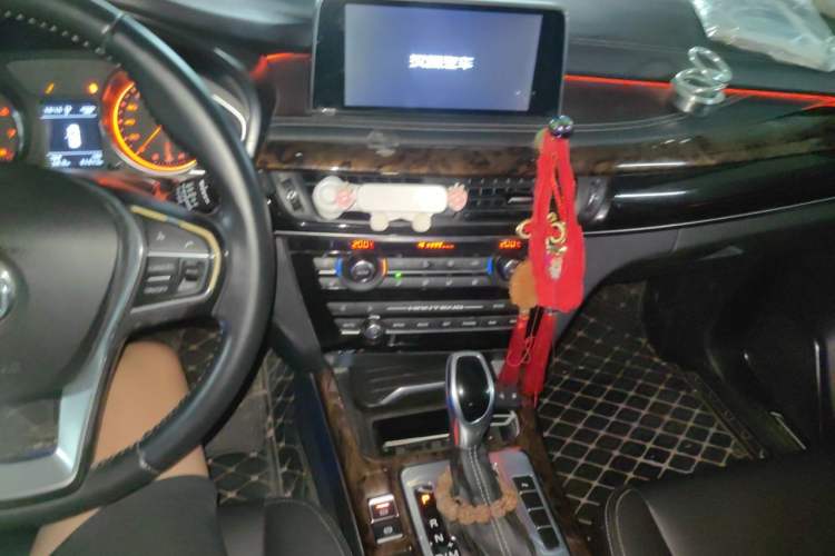 Used Hanteng X7 2016 2.0T DCT Luxury Edition Audio And AC Panel