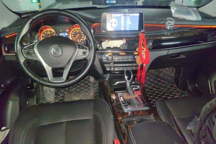Used Hanteng X7 2016 2.0T DCT Luxury Edition Center Console