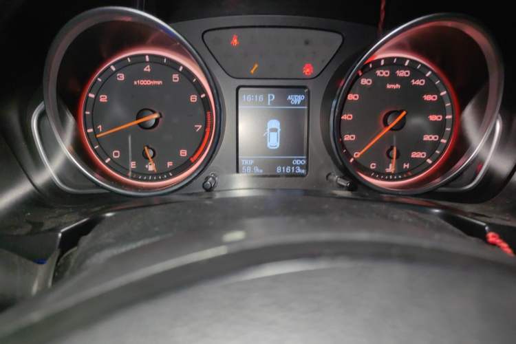 Used Hanteng X7 2016 2.0T DCT Luxury Edition Odometer Close Up