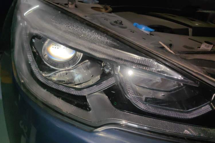 Used Hanteng X7 2016 2.0T DCT Luxury Edition Right Front Headlight