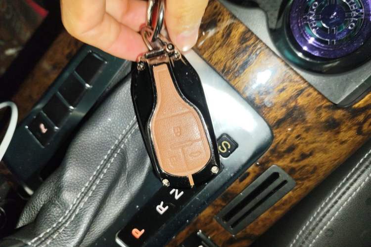 Used Hanteng X7 2016 2.0T DCT Luxury Edition Vehicle Key