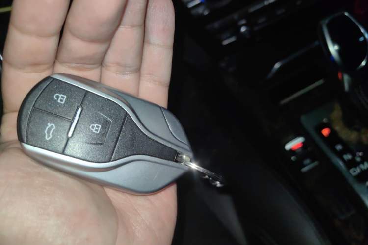 Used Hanteng X7 2016 2.0T DCT Luxury Edition Vehicle Key