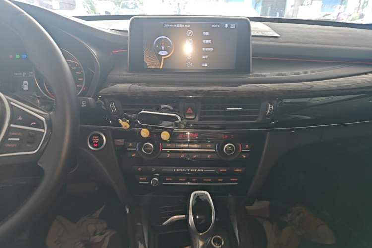 Used Hanteng X7 2016 2.0T DCT Luxury Edition Audio And AC Panel