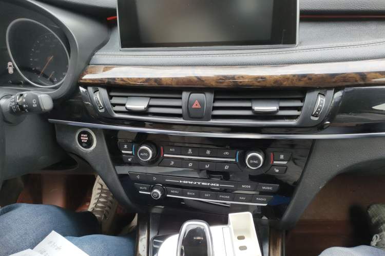 Used Hanteng X7 2016 2.0T DCT Luxury Edition Audio And AC Panel