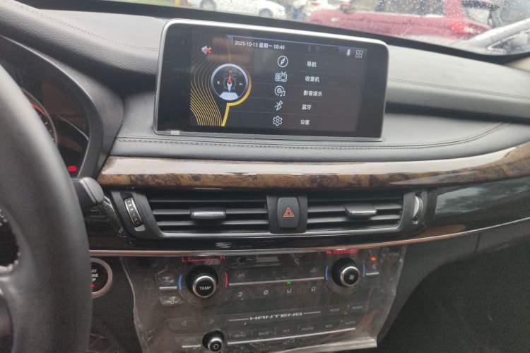 Used Hanteng X7 2016 2.0T Manual Luxury Version Audio And AC Panel