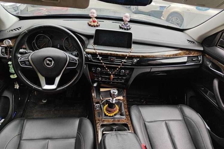 Used Hanteng X7 2016 1.5T Manual Luxury Edition Center Console