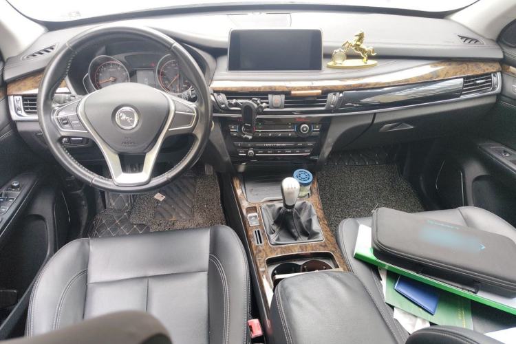 Used Hanteng X7 2016 2.0T Manual Luxury Edition Center Console
