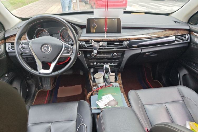Used Hanteng X7 2016 2.0T DCT Luxury Edition Center Console