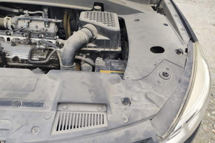 Used Hanteng X7 2016 2.0T Manual Luxury Edition Engine Bay Left