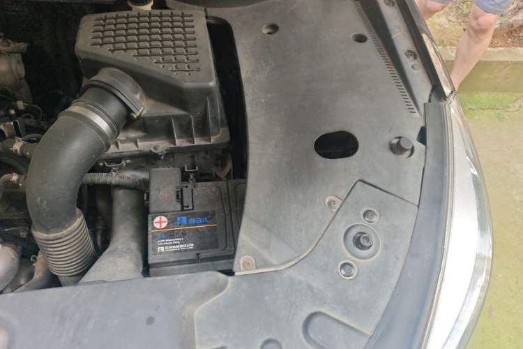 Used Hanteng X7 2016 2.0T DCT Yu Ma Edition Engine Bay Left