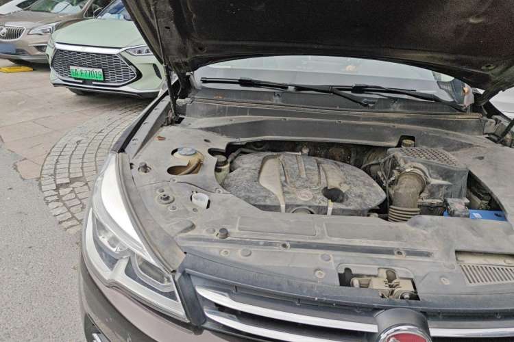 Used Hanteng X7 2016 1.5T Manual Luxury Edition Engine Bay Right