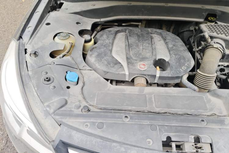 Used Hanteng X7 2016 1.5T Manual Luxury Edition Engine Bay Right