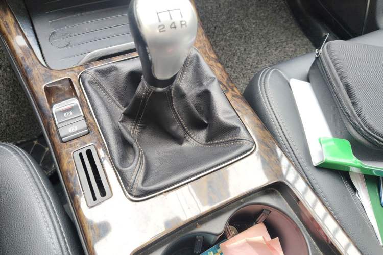 Used Hanteng X7 2016 2.0T Manual Luxury Edition Gear Lever