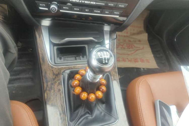 Used Hanteng X7 2016 1.5T Manual Luxury Version Gear Lever