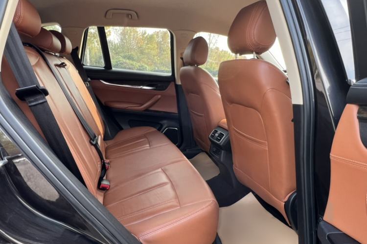Used Hanteng X7 2016 2.0T DCT Luxury Edition Interior 2