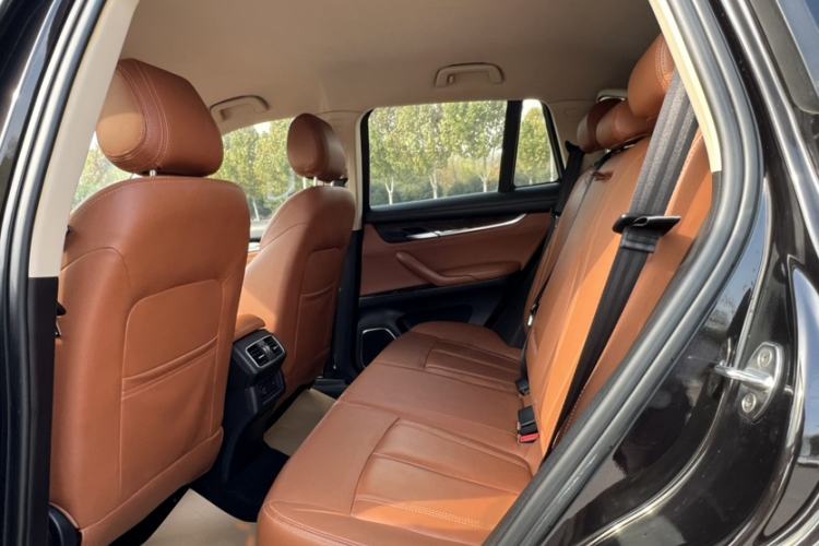 Used Hanteng X7 2016 2.0T DCT Luxury Edition Interior 8