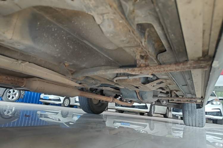 Used Hanteng X7 2016 2.0T DCT Luxury Edition Left Side Sill