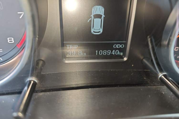 Used Hanteng X7 2016 2.0T DCT Luxury Edition Odometer Close Up