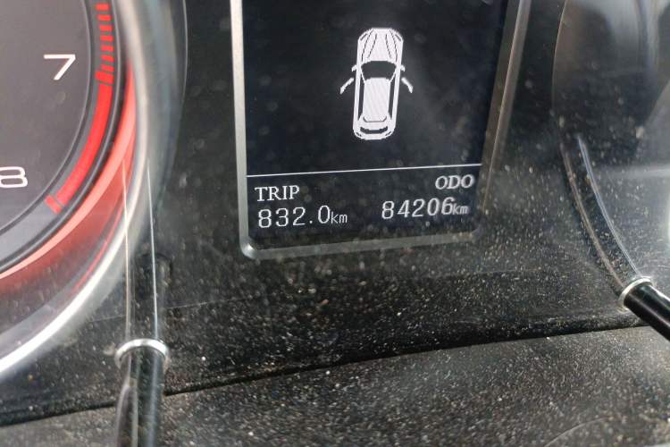 Used Hanteng X7 2016 1.5T Manual Luxury Edition Odometer Close Up