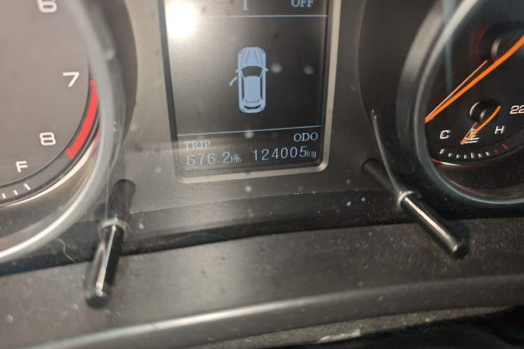 Used Hanteng X7 2016 2.0T DCT Yu Ma Edition Odometer Close Up