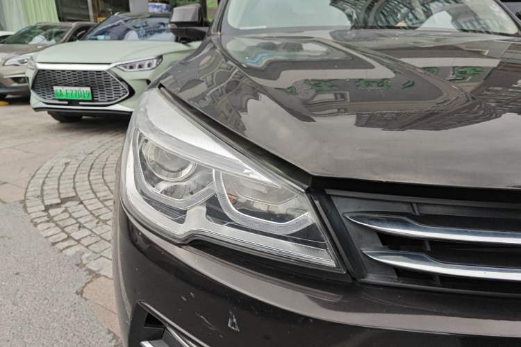Used Hanteng X7 2016 1.5T Manual Luxury Edition Right Front Headlight