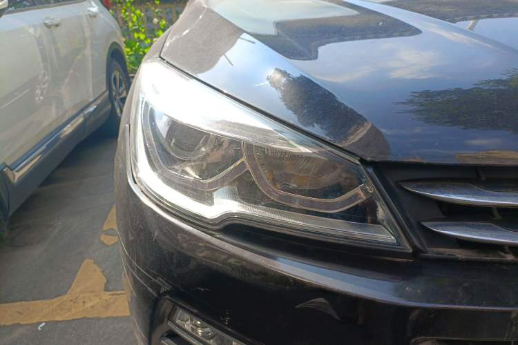 Used Hanteng X7 2016 1.5T Manual Luxury Edition Right Front Headlight