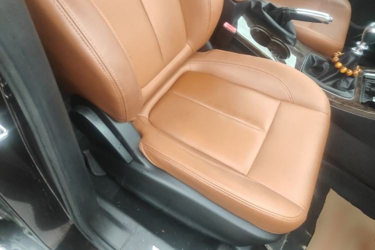 Used Hanteng X7 2016 1.5T Manual Luxury Version Right Front Seat